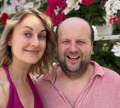 Люблю тебе так само сильно: Бронюк зворушливо привітав дружину з їхньою річницею. ФОТО