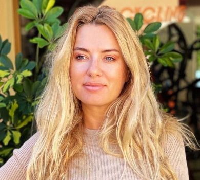 40-річна Горбачова у бікіні посвітила фігуркою на тлі сейшельських пальм