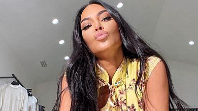 Кардашян у спідньому й колготках похвалилася фігурою та зробила зізнання про перуку