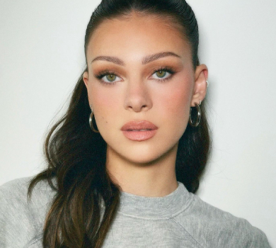 Невістка Бекхемів посвітила пласким животиком у купальнику. ФОТО