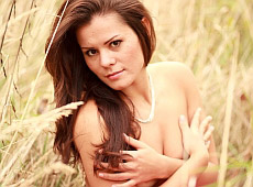 Киянка в інвалідному візку оголилася для чоловічого журналу