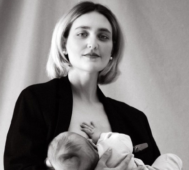 Кекелія з сином на циці засвітила фігуру в лосинах через 5 місяців після пологів