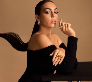 Наречена Роналду у спідньому та бігудях показала свої знімальні будні. ФОТО