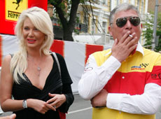 Червоненки, Губський і друг тітки Тимошенко збіглися на відкриття Ferrari  
