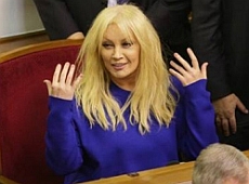 Жінки у Раді: синя Повалій та чорні Богословська з Бондаренко 