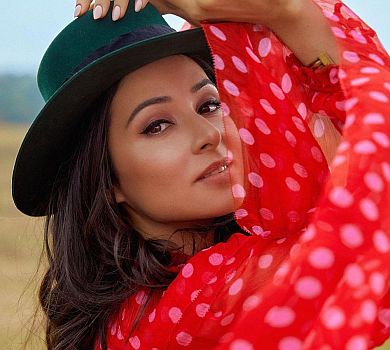 Огнєвіч здивувала сусідів справжнім виглядом свого волосся. ФОТО