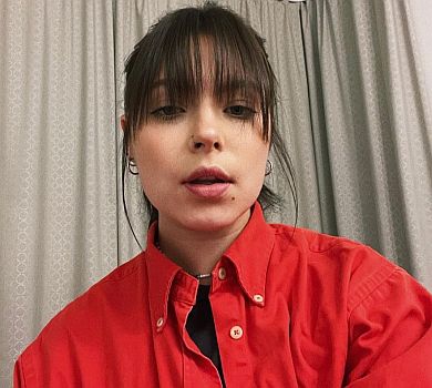 Дочка Кравець повернулася до Києва та українізувала свої тату. ФОТО