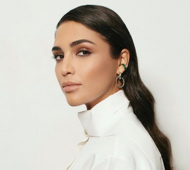 Дімопулос показалася без мейкапу та фільтрів і пояснила, від чого в неї падає планка