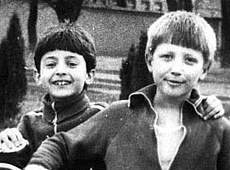 Першовересневі спогади: Луценко підтягувався на лопаті, а Кличко закохався у вчительку