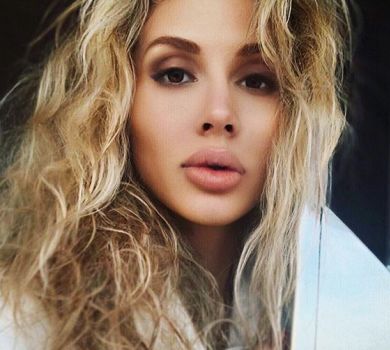 Лобода в Мексиці показалася в леопардовому купальнику та з дочками на піску