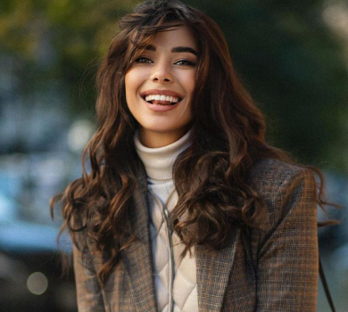 Наче дружина Маркіза Карабаса: Неплях у Пирогові вигуляла елегантний монолук із капелюхом