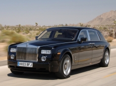 VIP-гаражі влади: Bentley Колеснікова, Rolls-Royce Злочевського  