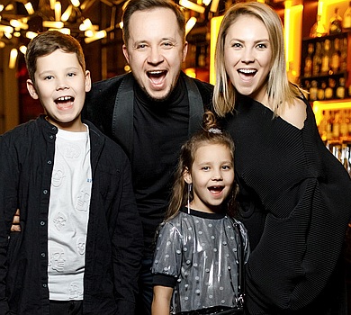 Ексколега Зеленського Гагарін відгуляв 35-річчя у компанії Скічка та Пікалова