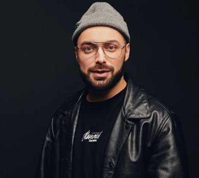 Український режисер Голубков виїхав із країни та зняв кліп російській співачці, яка підтримує війну