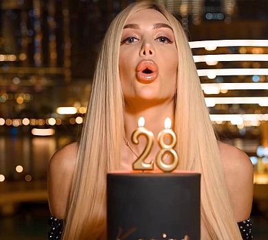 Міс Україна Всесвіт Жосан після куршевельського скандалу показала фото зі свого 28-річчя в Дубаї