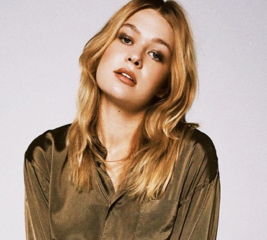 Донька Брежнєвої в Америці виступила на захист України під жовто-блакитним прапором 