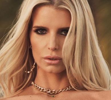 Джессіка Сімпсон налякала фанів нездоровим виглядом та запевнила, що не пиячить