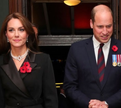 Сукня за 260$ і намисто Єлизавети: Міддлтон із королівською сім’єю здійснила вихід у total black