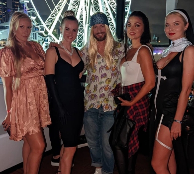 Ступка і Яма з дружиною відірвалися на хелловінівській вечірці у Маямі