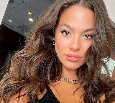 Ешлі Грем чекає на двійню. Смішне ВІДЕО реакції зіркової мами на новину