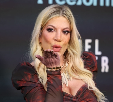 Дівич-вечір: Торі Спеллінг засвітилася на прем'єрі з 14-річною та 11-річною доньками