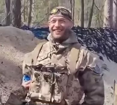 Прорвуться життя і любов: Єрмак показав одруження брата в теробороні. ВІДЕО