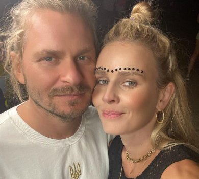 Кузнецова показала поцілунки з бойфрендом-росіянином у футболці з тризубом