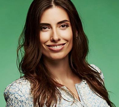 Зе-депутатка Мезенцева показала попу в лосинах та озвучила свій річний дохід