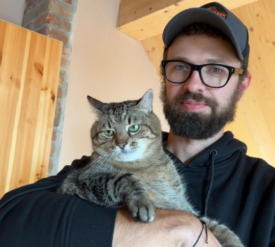 Гарно посиділи: Птушкін завітав на винце до кота Степана. ВІДЕО