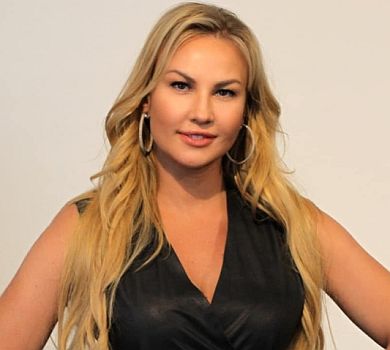 Камалія розказала, скільки тисяч витратила на шкільне приладдя дочок 