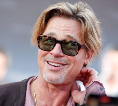 Бред Пітт у спідниці посвітив татуйованими ногами на прем’єрі свого фильму. ФОТО