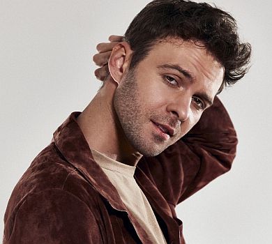 Барських новим псевдонімом та англомовним кліпом оголосив про зміни у житті