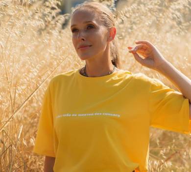 Два нерозривні кольори: Осадча на собі презентувала капсулу патріотичних футболок. ФОТО