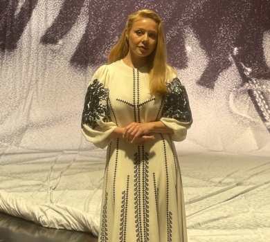Кароль емоційно виконала гімн України на мистецькому заході в Венеції. ВІДЕО