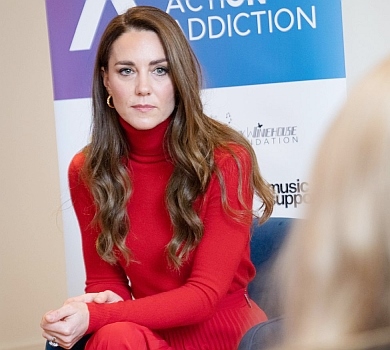 Міддлтон у яскравому аутфіті підняла тему залежностей: Це може статися із будь-ким із нас