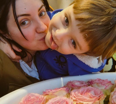 Затюнингувались: Цибульська з сином змінили імідж