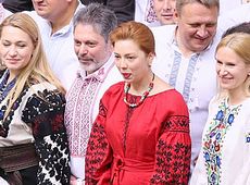 День вишиванки у Раді: червона Кошелєва, синя Гопко та Тимошенко поза трендом