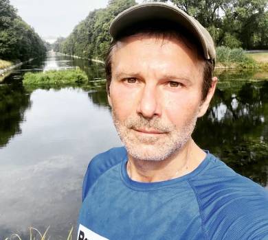 Було гаряче: оголений торс Вакарчука на концерті у Вроцлаві розхвалили в Instagram