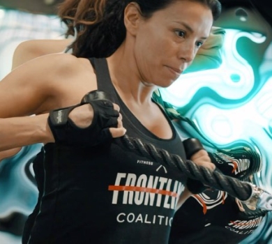 Стати найкращою версією себе: 48-річна Лонгорія потягала залізо в спортзалі. ВІДЕО