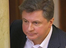 Азаров контролює присутність сина у Раді