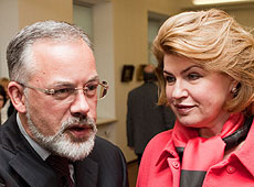 Табачник, Кінах і Волочкова просвітилися картинами денді