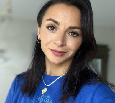 Рух - це життя: Гвоздьова в топі й рожевих лосинах вмотивувала відео з фітнес-знаряддям