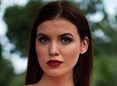 Міс Україна Всесвіт виставила на аукціон намисто як у першої леді. ФОТО