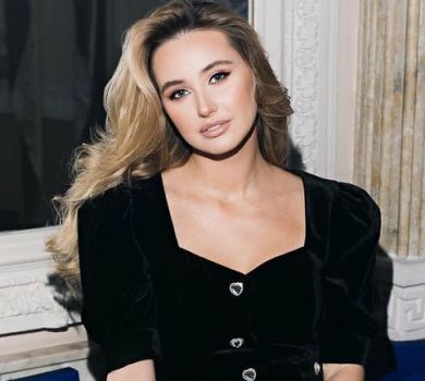 Сумно копатися у минулому житті та планах: жінка Тищенка показала свої дитячі ФОТО