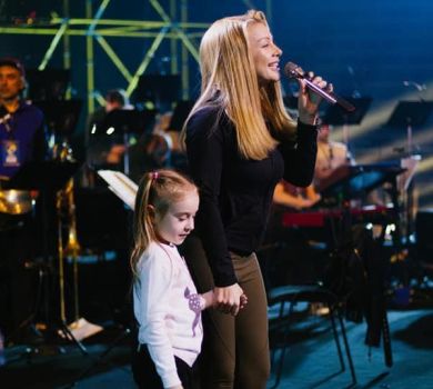 Кароль у Варшаві виступить із 7-річною Амелією, що зворушила світ співом у бомбосховищі 