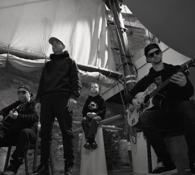 Ляпіс Трубецкой та Міхалок представили ч/б кліп на пісню Гаррі в українському перекладі Жадана