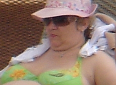 Поки Семенюк шукають у лікарні, вона знайшлася на пляжі в Анталії. ФОТО