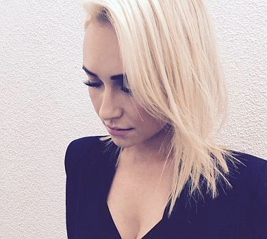 Розбитий ніс, подряпини, слід від укуса: подробиці побиття екснареченої Кличка озвучили в суді