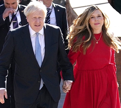 57-річний британський прем'єр Борис Джонсон став татом усьоме