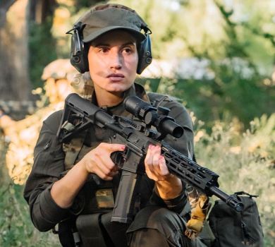 4 млн для ЗСУ: снайперка Емеральд кинула виклик жінці Чернецького, яка збирає гроші на заставу